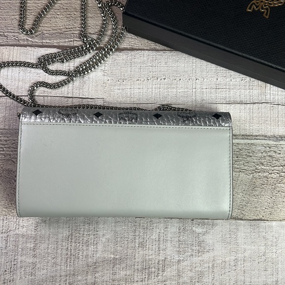 NWT MCM Travia Visetos Wallet on a Chain - Picture 9 of 13